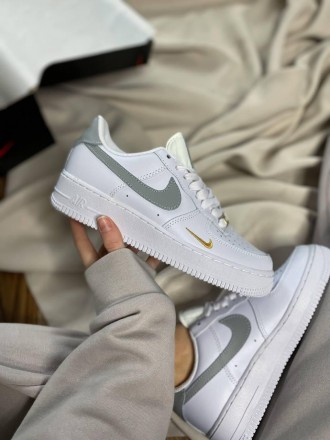 Кроссовки женские белые Nike Air Force 1
Женские кроссовки Найк Аир Форс 1 в низ. . фото 2