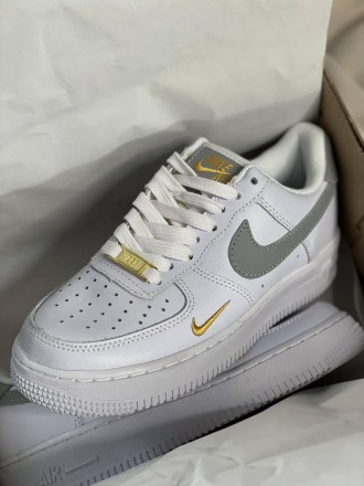 Кроссовки женские белые Nike Air Force 1
Женские кроссовки Найк Аир Форс 1 в низ. . фото 5