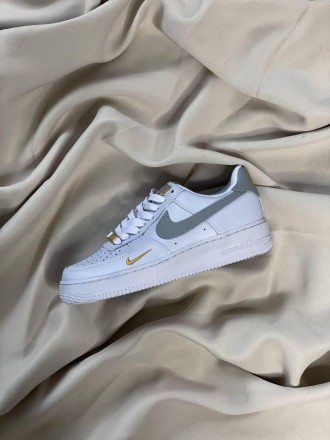 Кроссовки женские белые Nike Air Force 1
Женские кроссовки Найк Аир Форс 1 в низ. . фото 9