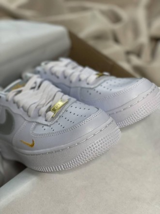 Кроссовки женские белые Nike Air Force 1
Женские кроссовки Найк Аир Форс 1 в низ. . фото 7