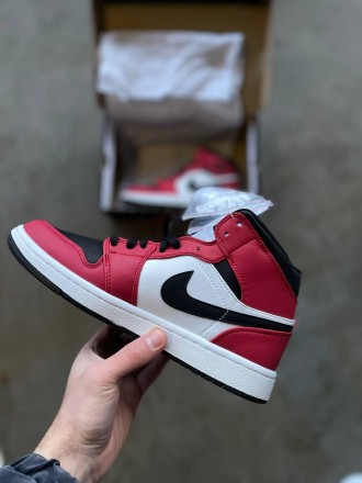 Кроссовки женские красные Nike Air Jordan 1 Retro Chicago
Встречайте стильную кр. . фото 3