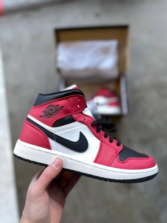 Кроссовки женские красные Nike Air Jordan 1 Retro Chicago
Встречайте стильную кр. . фото 7