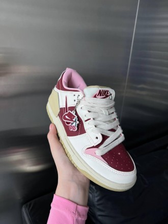 Кроссовки женские белые Nike Dunk Low Disrupt 2 Valentines Day
Женские кроссовки. . фото 3