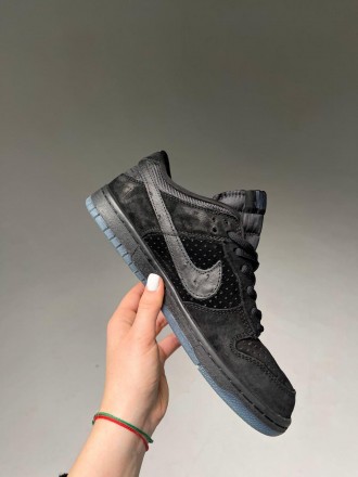 Кроссовки женские черные Nike Undefeated Sb Dunk Low Black Blue
Женские кроссовк. . фото 3