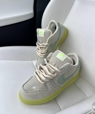 Кроссовки женские серые Nike SB Dunk Low Mummy
Женские кроссовки Найк Данк в сер. . фото 2