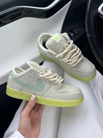 Кроссовки женские серые Nike SB Dunk Low Mummy
Женские кроссовки Найк Данк в сер. . фото 3