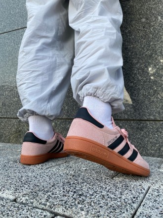 Кроссовки женские розовые Adidas Spezial Pink Black
Представляем вам женские кро. . фото 7