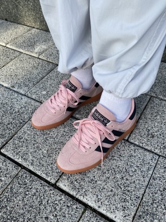 Кроссовки женские розовые Adidas Spezial Pink Black
Представляем вам женские кро. . фото 8