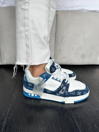 Кроссовки женские белые Louis Vuitton Trainer White Blue
Женские кроссовки Луи В. . фото 6