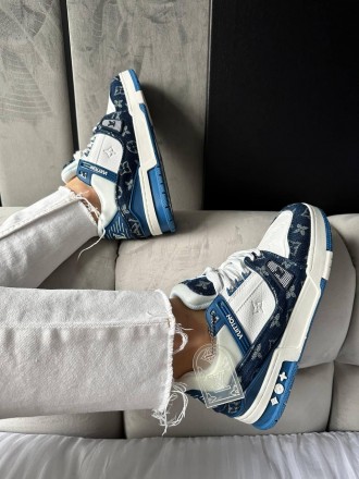 Кроссовки женские белые Louis Vuitton Trainer White Blue
Женские кроссовки Луи В. . фото 11