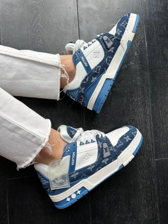 Кроссовки женские белые Louis Vuitton Trainer White Blue
Женские кроссовки Луи В. . фото 2