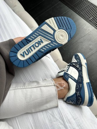 Кроссовки женские белые Louis Vuitton Trainer White Blue
Женские кроссовки Луи В. . фото 9