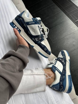 Кроссовки женские белые Louis Vuitton Trainer White Blue
Женские кроссовки Луи В. . фото 7