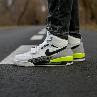 Кроссовки мужские белые Jordan Legacy White Green 
Мужские спортивные кроссовки . . фото 6