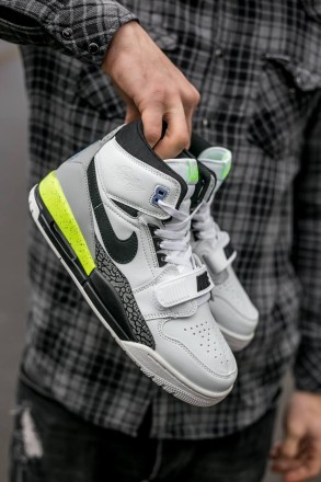 Кроссовки мужские белые Jordan Legacy White Green 
Мужские спортивные кроссовки . . фото 3