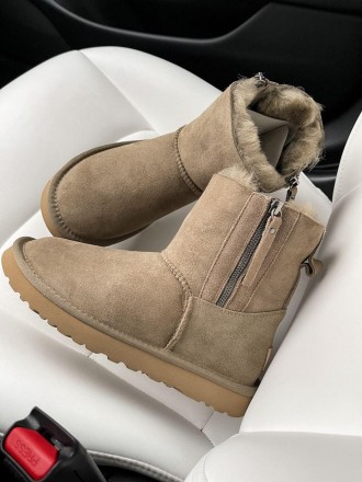 Угги женские зимние хаки UGG ZIP Mini Khaki
Женские сапоги UGG в цвете хаки уже . . фото 2