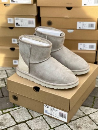 Угги женские зимние серые UGG Light Grey Metallic Suede
Женские сапоги UGG в сер. . фото 8