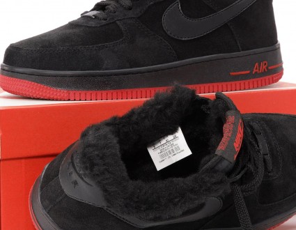 Кроссовки мужские черные зимние Nike Air Force 1 Black Fur
Черные мужские кроссо. . фото 8