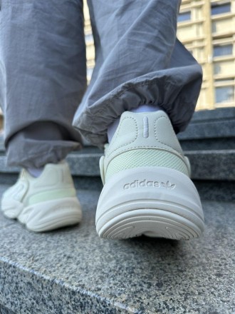 Кроссовки женские белые Adidas Ozelia Cream Mint Beige
Очень крутая белая расцве. . фото 3