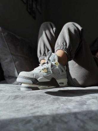 Кроссовки мужские серые Jordan 4 Retro SE Craft Photon Dust
Мужские спортивные к. . фото 8