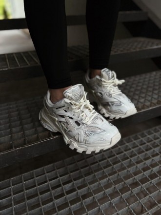 Кроссовки мужские белые Balenciaga Track 2 White
Добавь стиля в свой повседневны. . фото 3