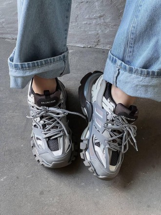 Кроссовки женские серые Balenciaga Track 3.0 Gray Premium
Рады представить вам ш. . фото 6