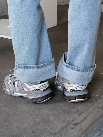 Кроссовки женские серые Balenciaga Track 3.0 Gray Premium
Рады представить вам ш. . фото 11