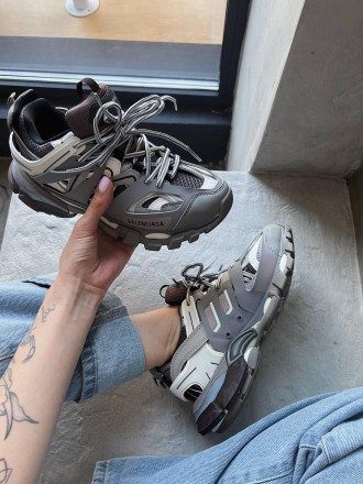 Кроссовки женские серые Balenciaga Track 3.0 Gray Premium
Рады представить вам ш. . фото 8