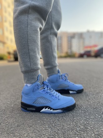 Кроссовки мужские голубые Jordan Retro 5 UNC Blue
Мужские кроссовки Найк Аир Джо. . фото 7