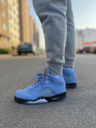 Кроссовки мужские голубые Jordan Retro 5 UNC Blue
Мужские кроссовки Найк Аир Джо. . фото 2