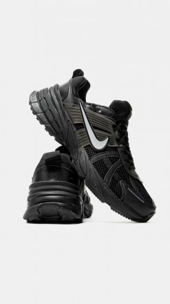 Кроссовки мужские черные Nike V2K.3 Runtekk Black White
Потрясающая модель Найк . . фото 11