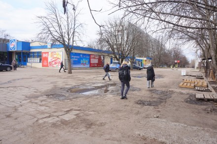 Чудовий магазинчик розташований у великому спальному районі Салтівка по Салтівсь. Салтовка. фото 6