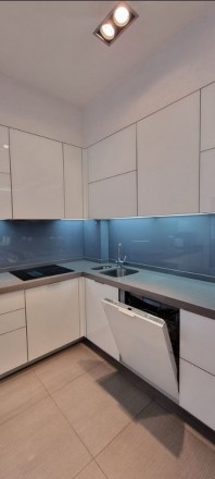 продам шикарную 3-х комн. Центр. фото 9 Продам 3-х комнатную квартиру в центре Днепра, ЖК Дуэт (с авторским дизайном)
. Центр. фото 9