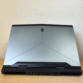 Игровой ноутбук Dell Alienware 17 R4 17.3" IPS 2K 120Гц i7-7700HQ 4 ядра/32 Gb D. . фото 4