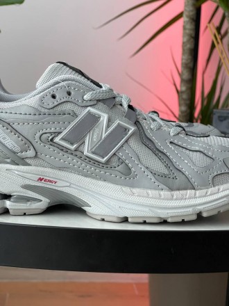 Кроссовки мужские серые New Balance 1906D Grey Reflective
Откройте для себя комф. . фото 10