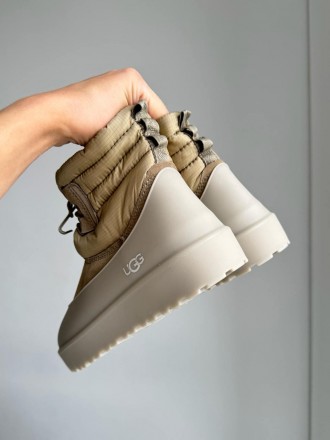 Мужские ботинки бежевые зимние UGG Classic Mini Lace-Up Beige
Мужские зимние бот. . фото 10