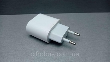 Адаптер живлення Apple USB-C 20W забезпечує швидке й ефективне заряджання в офіс. . фото 6