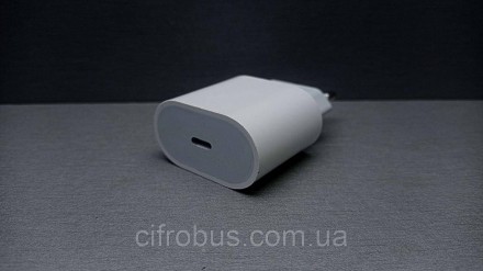 Адаптер живлення Apple USB-C 20W забезпечує швидке й ефективне заряджання в офіс. . фото 5