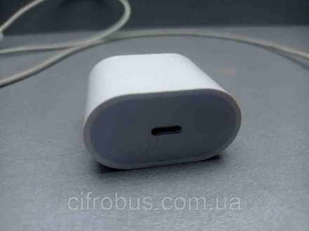 Адаптер живлення Apple USB-C 20W забезпечує швидке й ефективне заряджання в офіс. . фото 3