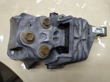 Подушка двигуна ліва dodge dart 13-16 hydraulic 000045837. . фото 3