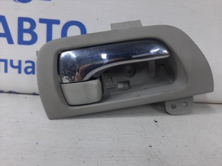 Ручка двери внутреняя задняя правая Lexus Rx 350 XU30 3.5 БЕНЗИН 2GRFE 2003 (б/у. Киев. фото 1 Ручка двери внутреняя задняя правая Lexus Rx 350 XU30 3.5 БЕНЗИН 2GRFE 2003 (б/у. Киев. фото 1