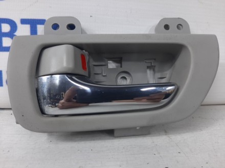 Ручка двери внутреняя задняя левая Lexus Rx 350 XU30 3.5 БЕНЗИН 2GRFE 2003 (б/у). Киев. фото 1 Ручка двери внутреняя задняя левая Lexus Rx 350 XU30 3.5 БЕНЗИН 2GRFE 2003 (б/у). Киев. фото 1