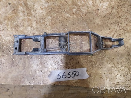 Каркас ручки передней левой Mercedes W202 1993-2001 000056550. . фото 1