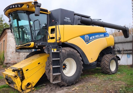Комбайн зернозбиральний New Holland CR 7.90. Суми. фото 1 Комбайн зернозбиральний New Holland CR 7.90. Суми. фото 1