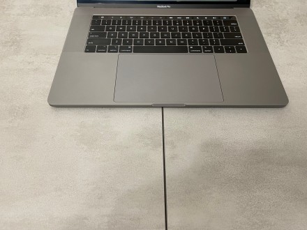 
Ноутбук Apple MacBook Pro 15 A1990 2018, i7-8750H, 16GB, 256GB, Radeon Pro 555X. . фото 5