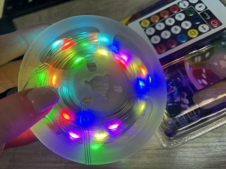 LED лента RGB 5050 5м с Bluetooth, управление через телефон или пульт USB 5.5V
 . . фото 5