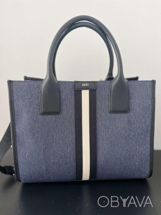 Сумка DKNY Carlita MD Book Tote Denim
Длина 25 см /Ширина 32 см.
Цвет ручки/реме. . фото 1