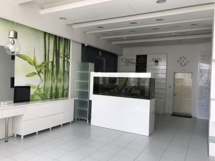 Продам. Офис 200 м.кв. 4/7, ул.Надежды Алексеенко. Дніпро. фото 1 Продам. Офис 200 м.кв. 4/7, ул.Надежды Алексеенко. Дніпро. фото 1