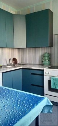 Продам 1-кімнатну квартиру, вул. Бахмацька 10, Святошинський р-н, метраж 37/ 18 . . фото 3