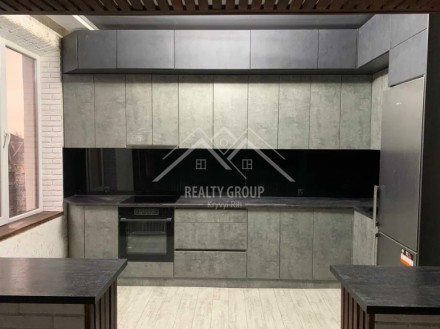 Продаж 2к "сталінки" з дизайнерським ремонтом пл.Володимира Великого. Кривой Рог. фото 1 Продаж 2к "сталінки" з дизайнерським ремонтом пл.Володимира Великого. Кривой Рог. фото 1